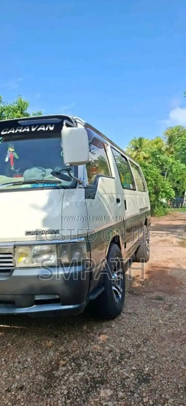 Nissan Caravan 1993 Van (Used)
