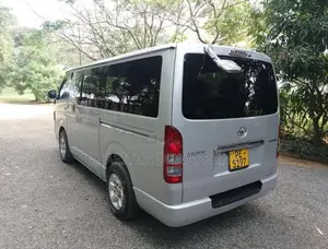 Toyota KDH 200 2004 Van (Used)