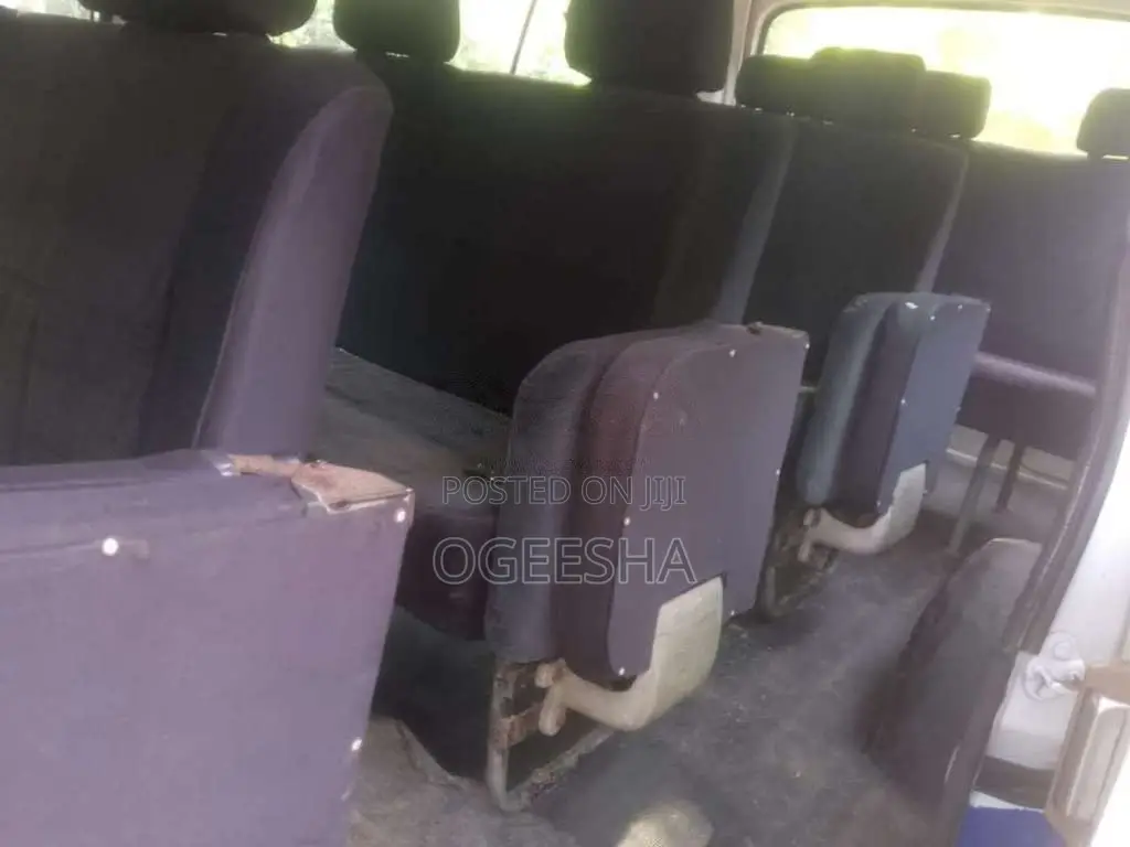 Toyota Hiace 1982 Van (Used)