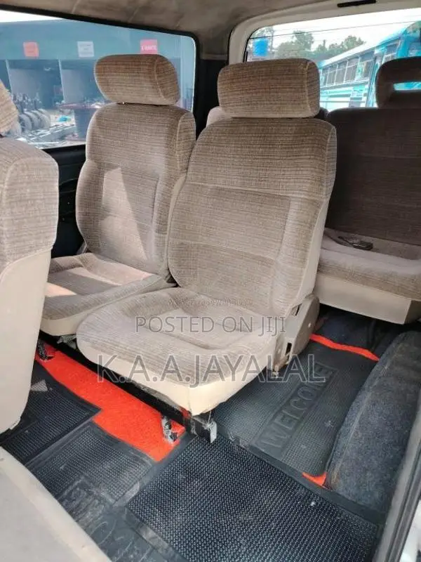 Nissan E25 2007 Van (Used)