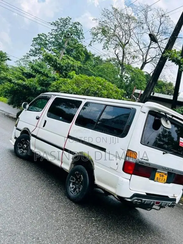 Toyota Dolphin 1996 Van (Used)