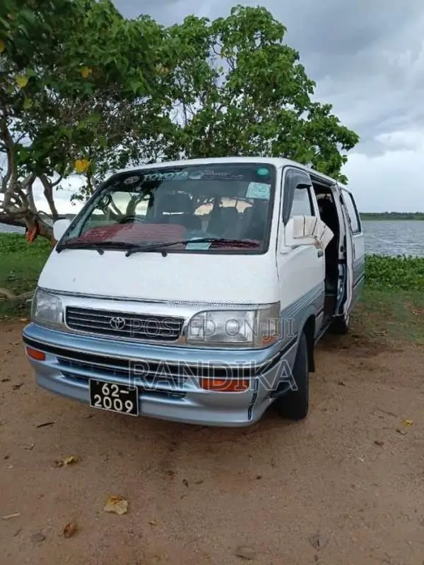 Toyota Dolphin 1991 Van (Used)