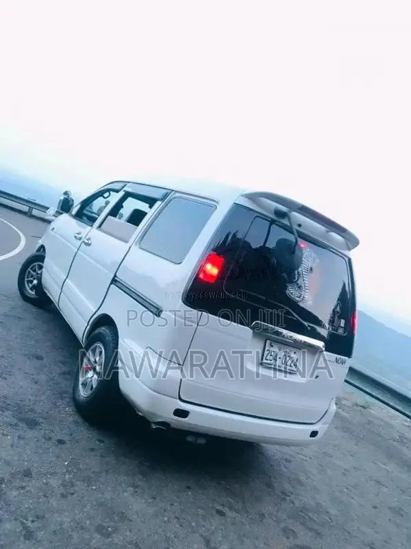 Toyota Noah 1998 Van (Used)