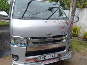 Toyota KDH 200 2007 Van (Used)