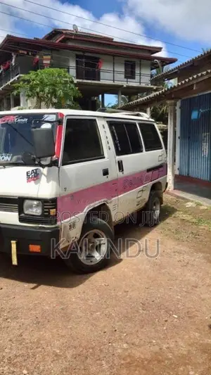 Mitsubishi L300 1985 Van (Used)