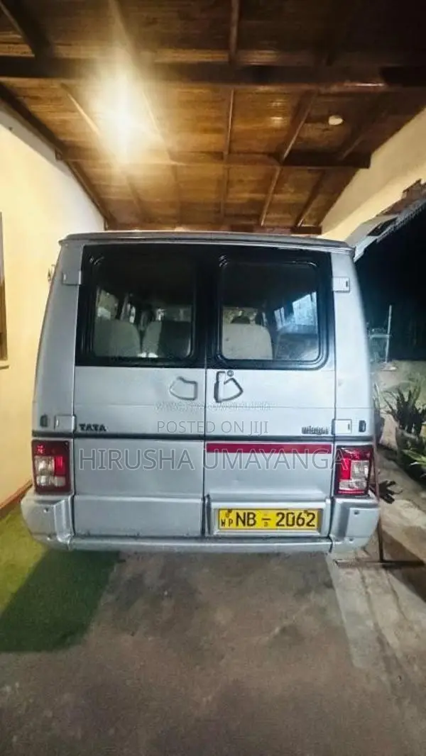 Tata Winger 2012 Van (Used)