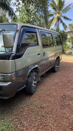 Nissan Caravan 1989 Van (Used)