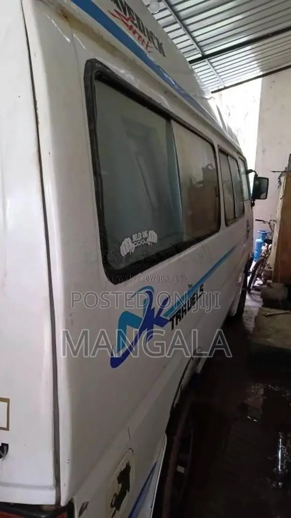 Nissan Vrg 1980 Van (Used)