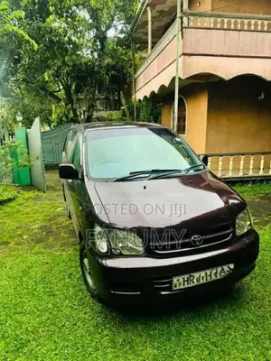 Toyota Noah 1999 Van (Used)