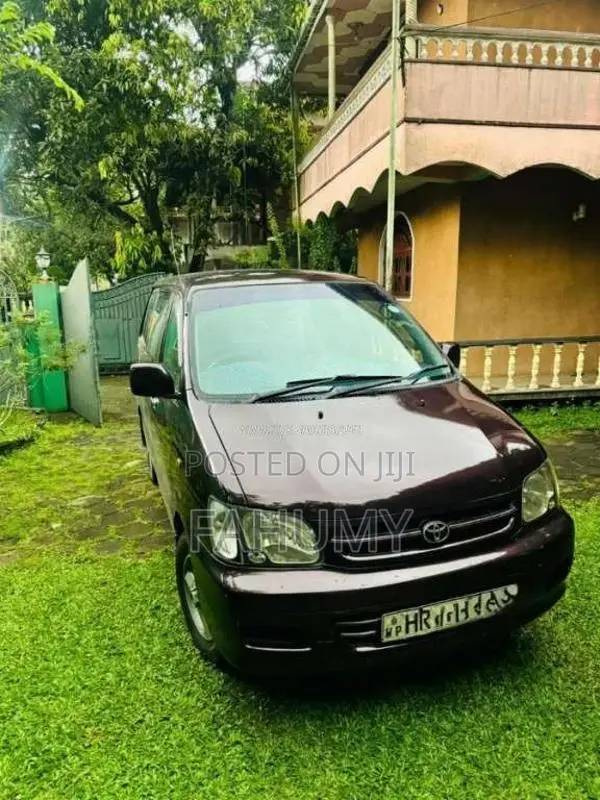 Toyota Noah 1999 Van (Used)