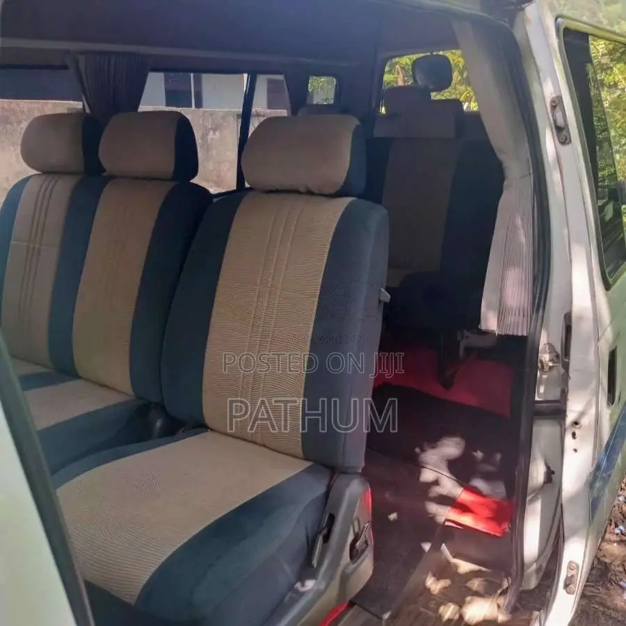 Nissan Caravan 2001 Van (Used)