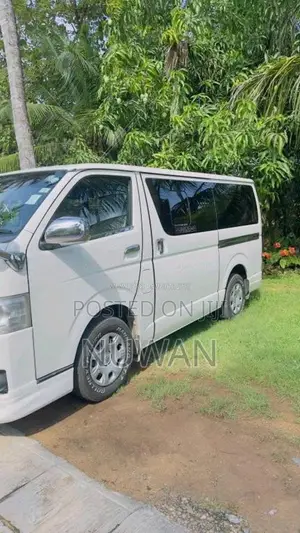 Toyota KDH 2014 Van (Used)