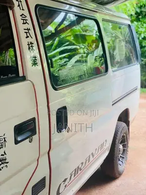 Nissan Caravan 1990 Van (Used)