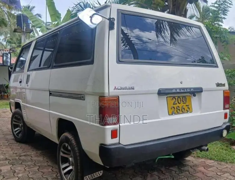 Mitsubishi L300 1986 Van (Used)