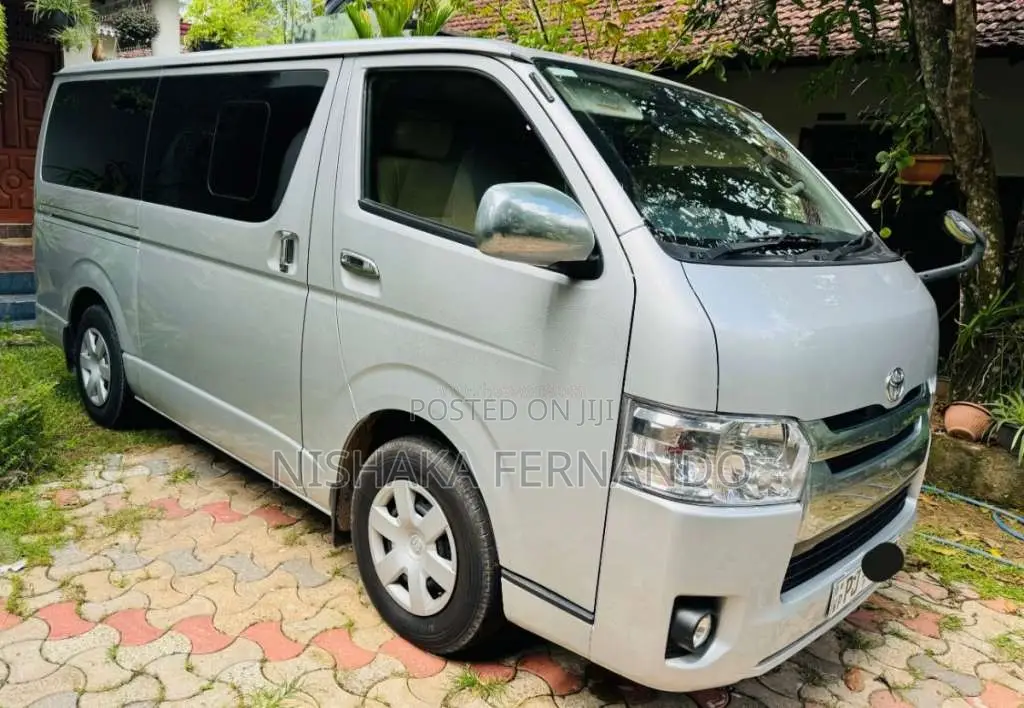 Toyota KDH 2016 Van (Used)