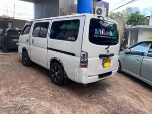 Nissan Caravan 2011 Van (Used)