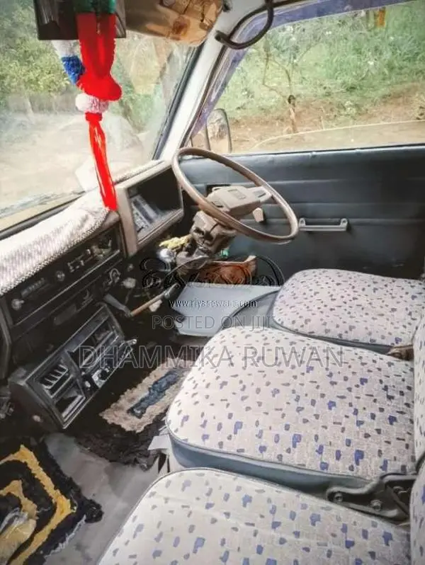 Toyota LH30 1982 Van (Used)