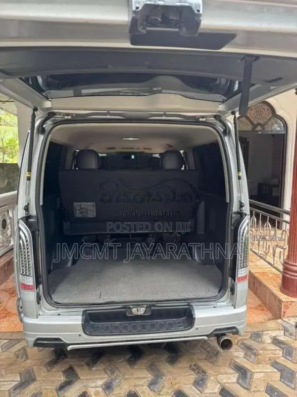 Toyota KDH 2014 Van (Used)