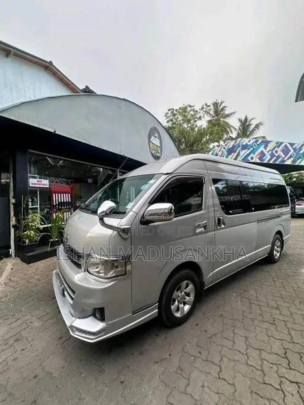 Toyota High Roof Kdh 2014 Van (Used)