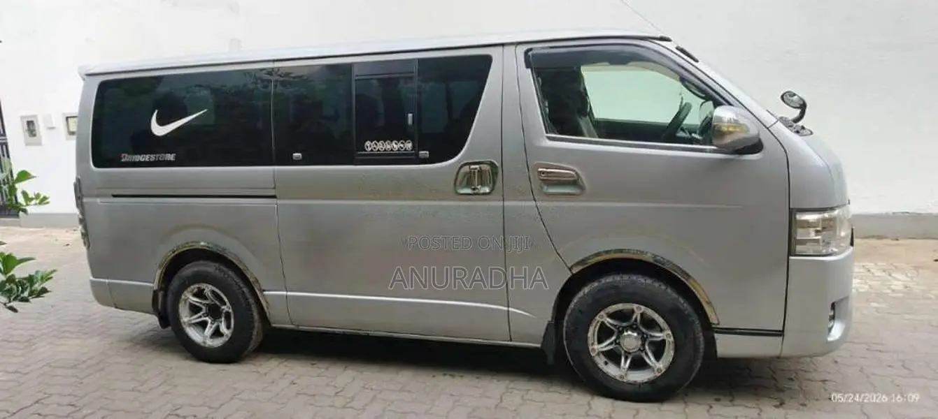 Toyota KDH 2011 Van (Used)