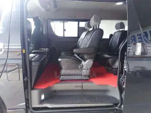 Toyota KDH 211 2007 Van (Used)