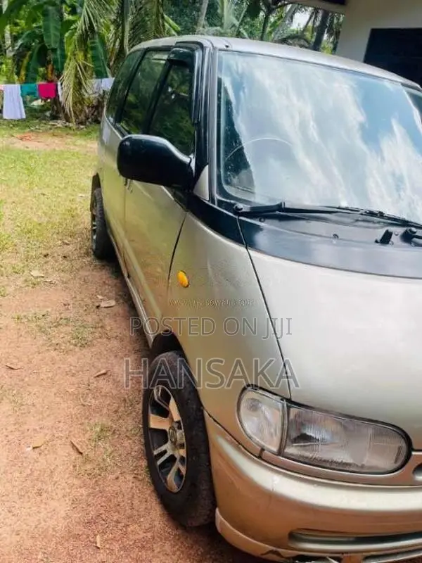 Nissan Serena 1998 Van (Used)