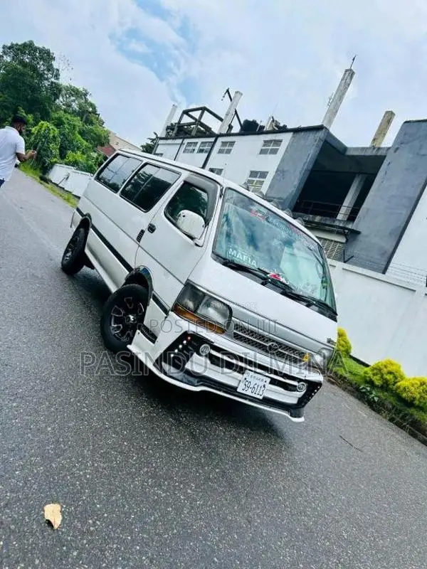 Toyota Dolphin 1996 Van (Used)
