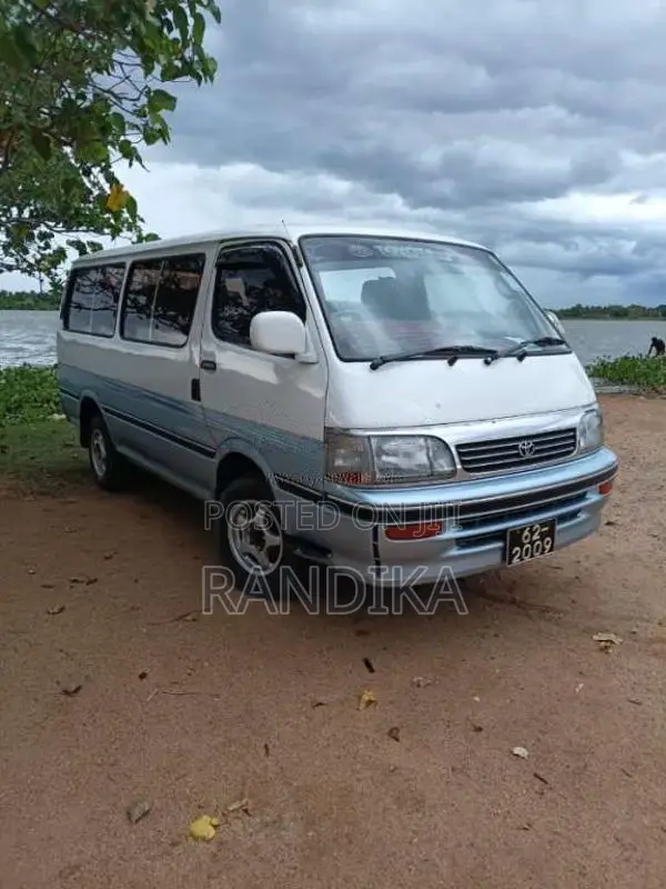 Toyota Dolphin 1991 Van (Used)