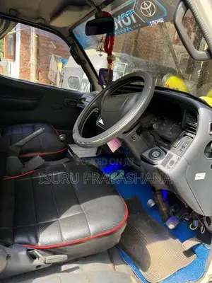 Toyota Dolphin 1991 Van (Used)
