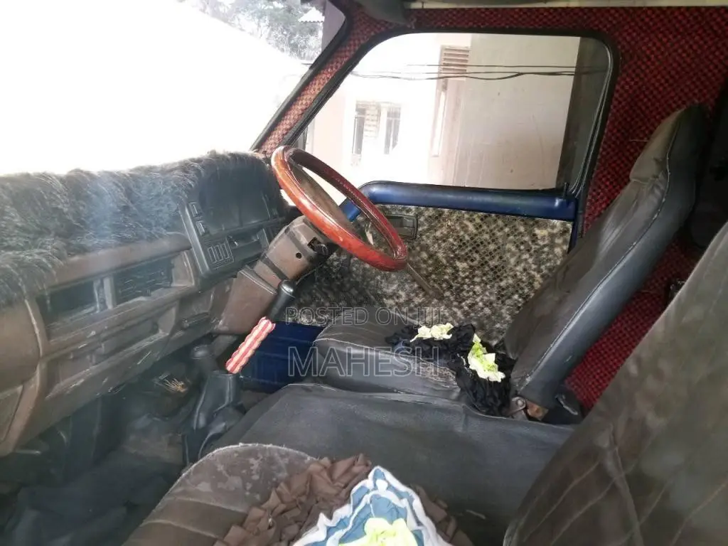 Isuzu Fargo 1989 Van (Used)