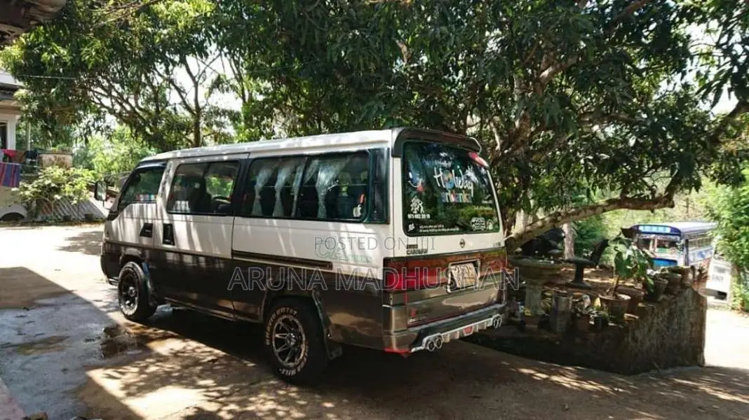 Nissan Caravan 1992 Van (Used)