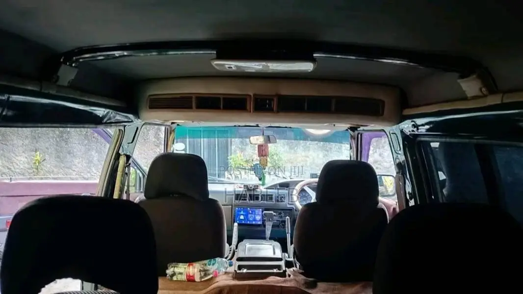 Mitsubishi PO5 1992 Van (Used)