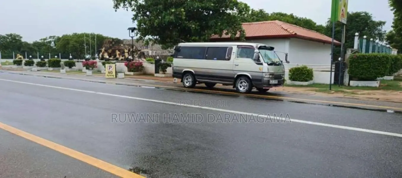Nissan Caravan 2003 Van (Used)