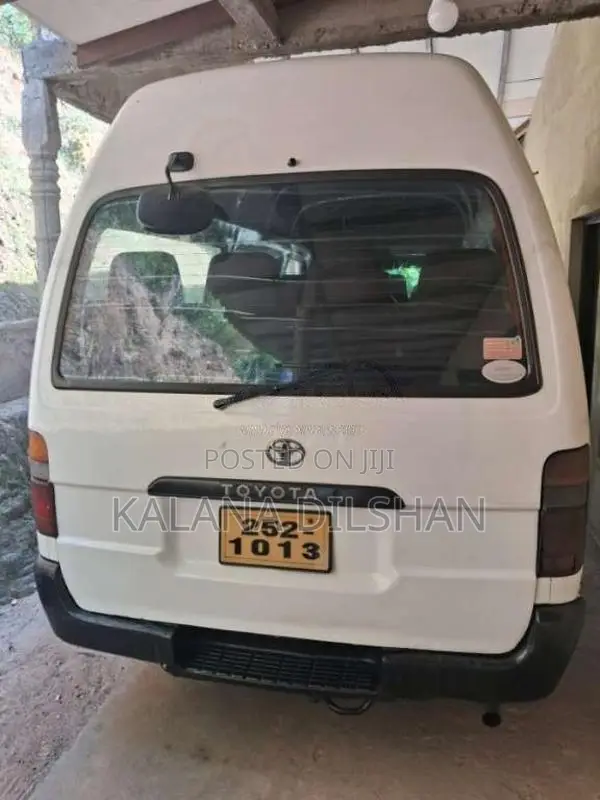 Toyota Dolphin 1994 Van (Used)