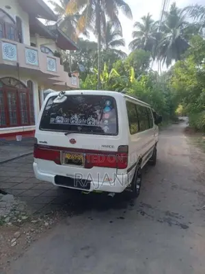 Toyota Dolphin 1995 Van (Used)