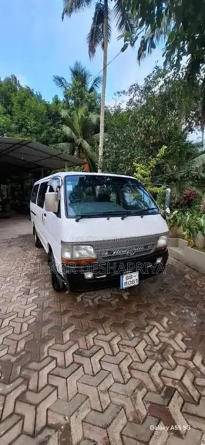 Toyota Dolphin 1991 Van (Used)