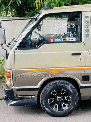 Toyota Shell 1991 Van (Used)