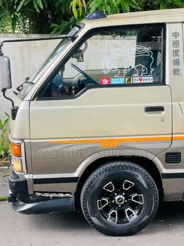 Toyota Shell 1991 Van (Used)