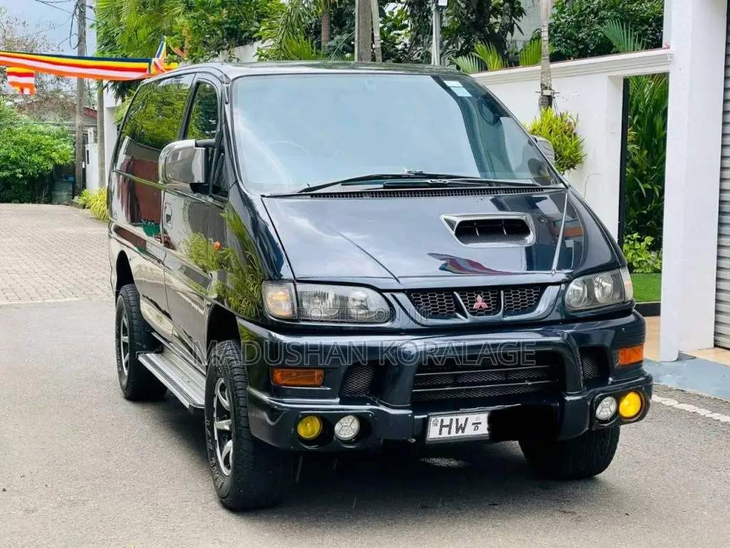 Mitsubishi L400 2004 Van (Used)