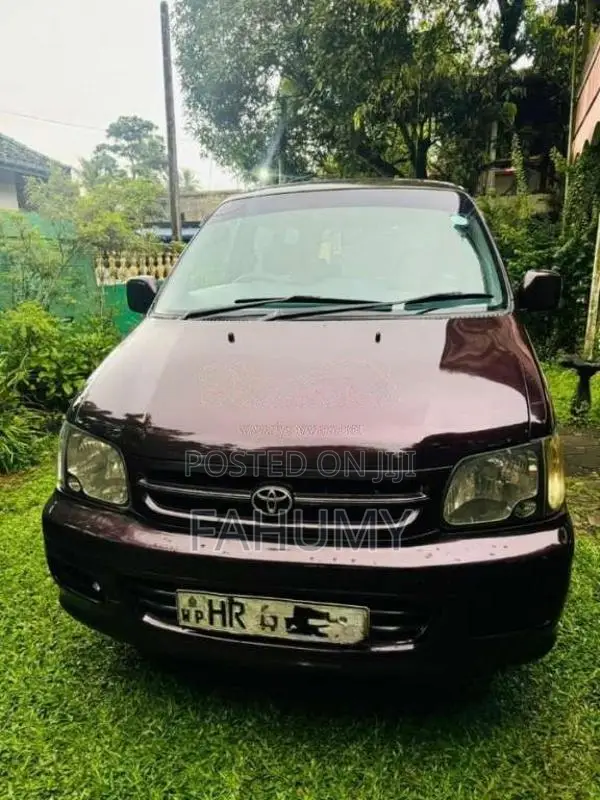 Toyota Noah 1999 Van (Used)