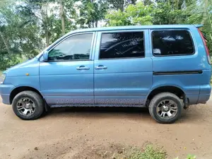 Toyota Noah 1997 Van (Used)