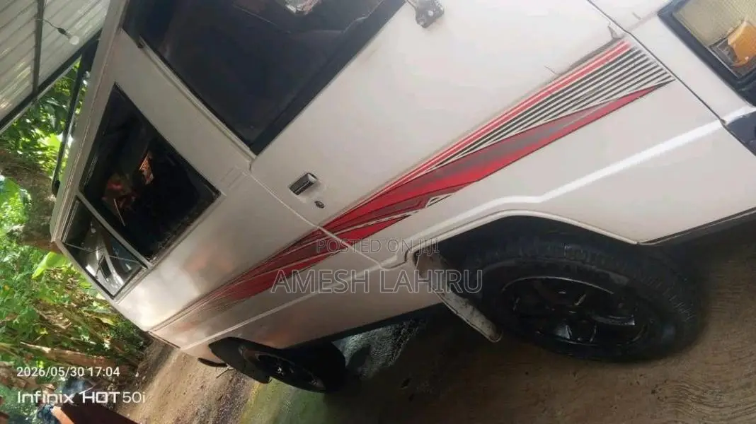 Mitsubishi Delica L300 1989 Van (Used)
