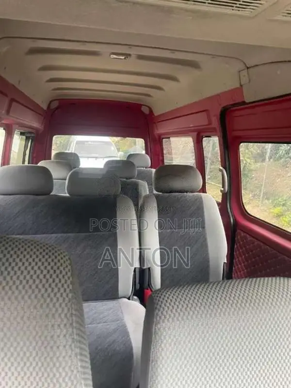 Nissan NV 350 2015 Van (Used)
