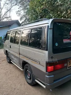Nissan Caravan 1994 Van (Used)