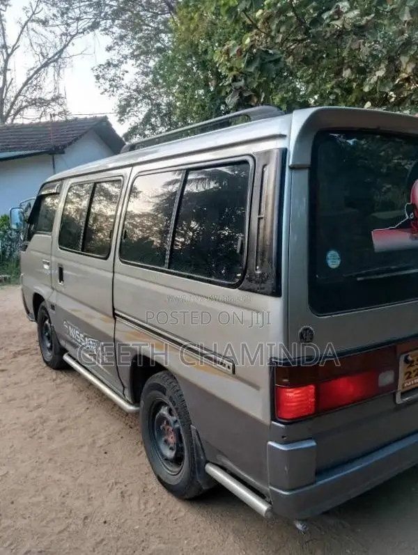 Nissan Caravan 1994 Van (Used)