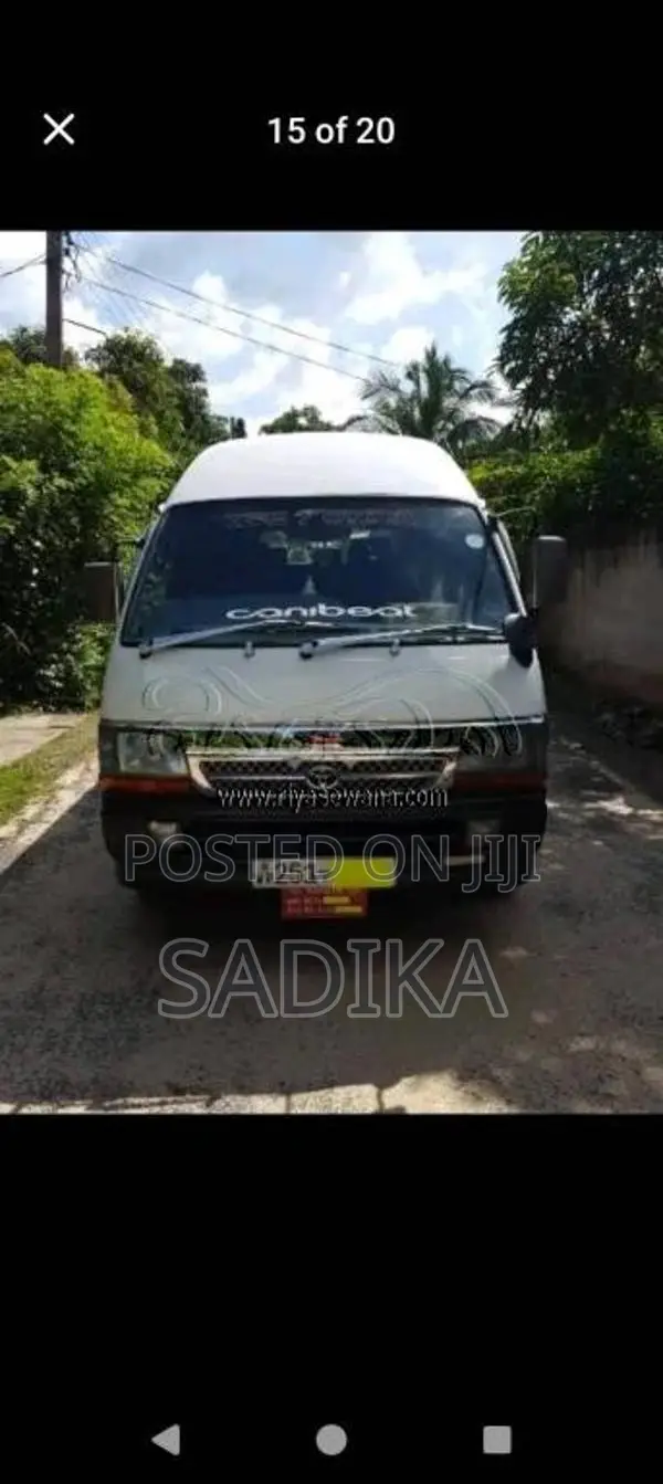 Toyota Dolphin 1995 Van (Used)