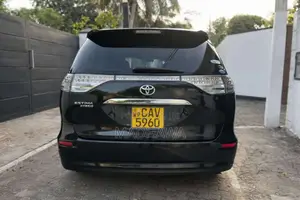 Toyota Estima 2010 Van (Used)