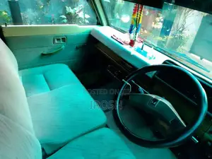 Mitsubishi L300 1982 Van (Used)