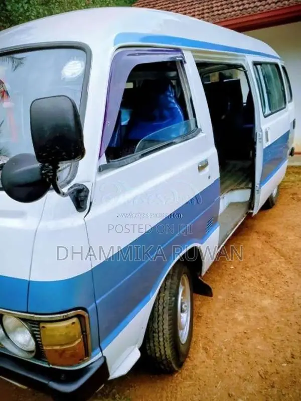 Toyota LH30 1982 Van (Used)