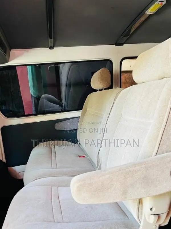 Toyota Dolphin 1999 Van (Used)